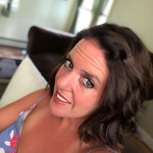 Meet your Posher, Niomi